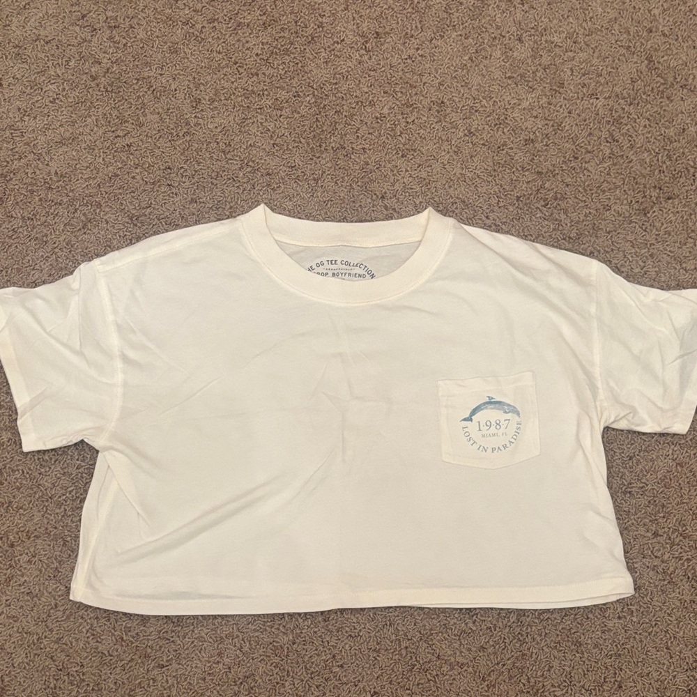 Worn Once Aeropostale Lost in Paradise OG Tee Crop Boyfriend Graphic Pocket